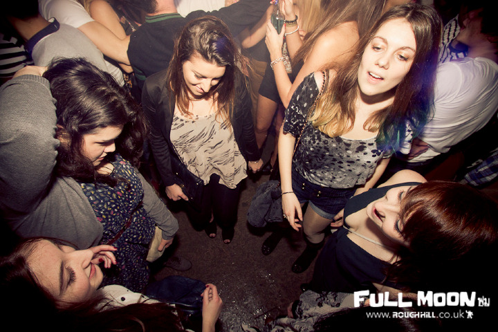 IMAGE: http://payload24.cargocollective.com/1/3/110609/2781851/09-02-2012-34_720.jpg