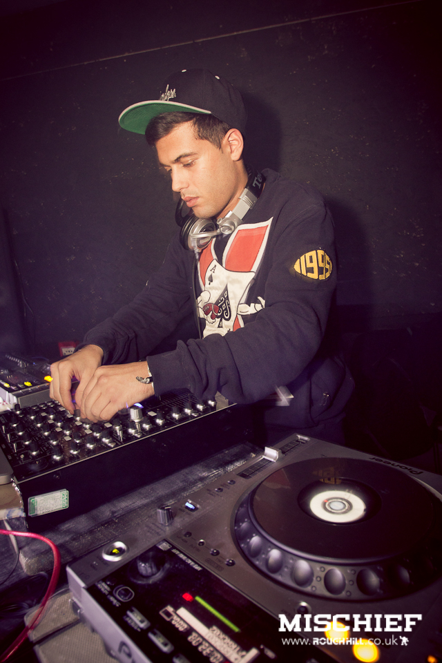 IMAGE: http://payload24.cargocollective.com/1/3/110609/2782504/08-02-2012-101.jpg